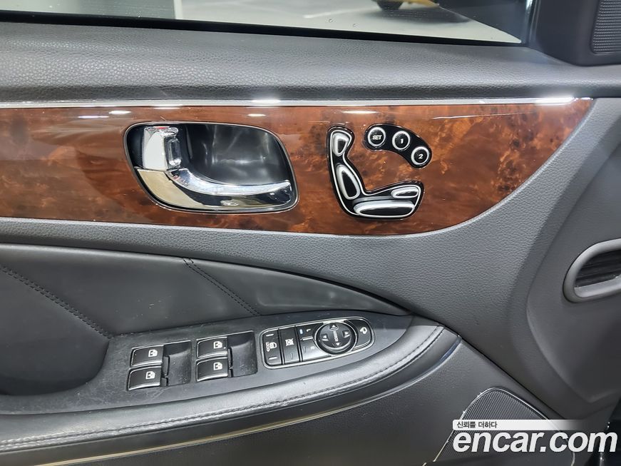 Hyundai Equus