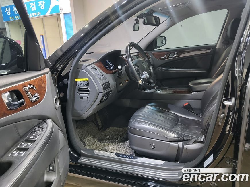 Hyundai Equus
