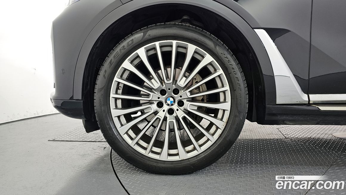 BMW X7