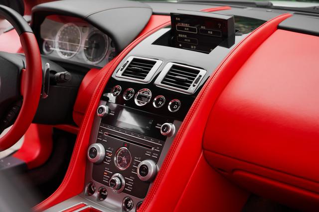 Aston Martin Aston Martin DB9