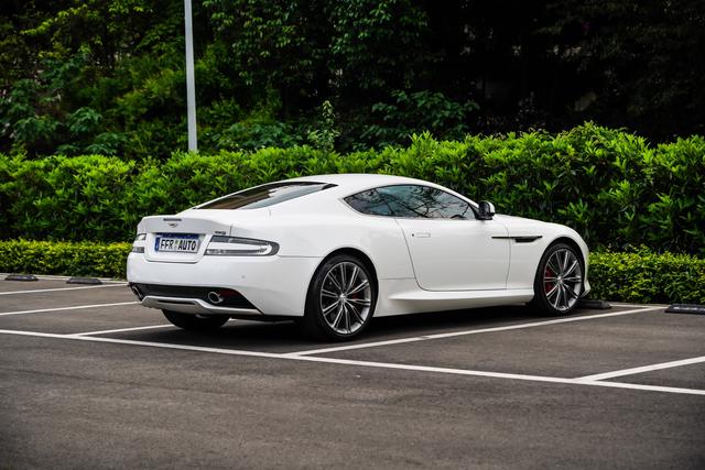Aston Martin Aston Martin DB9