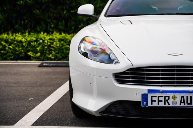 Aston Martin Aston Martin DB9