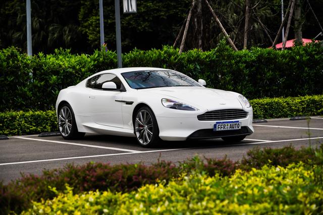 Aston Martin Aston Martin DB9
