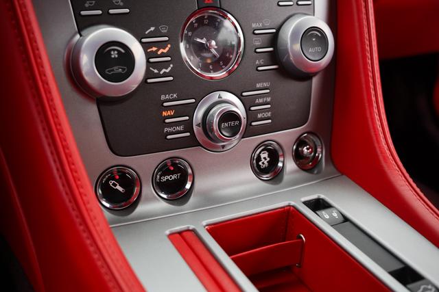 Aston Martin Aston Martin DB9