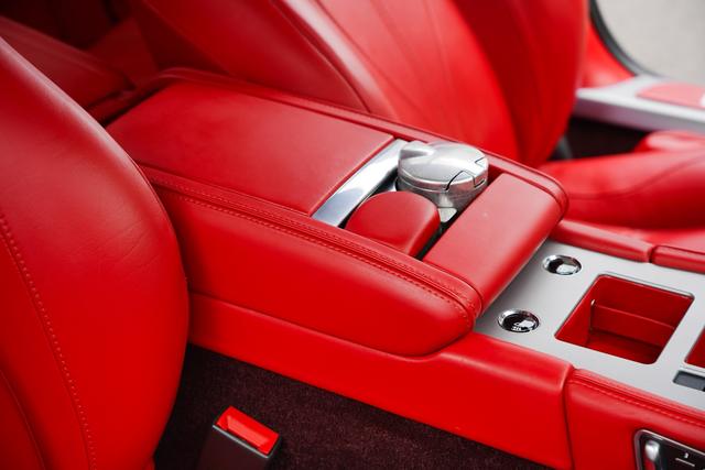 Aston Martin Aston Martin DB9