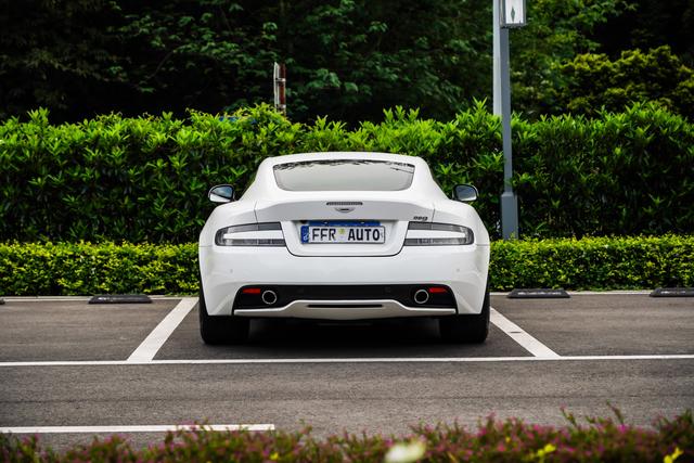 Aston Martin Aston Martin DB9