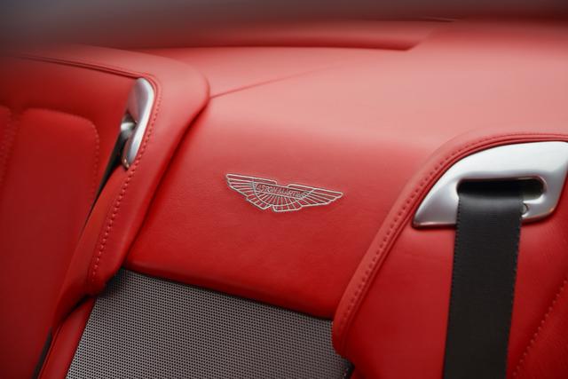Aston Martin Aston Martin DB9