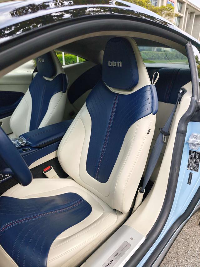 Aston Martin Aston Martin DB11
