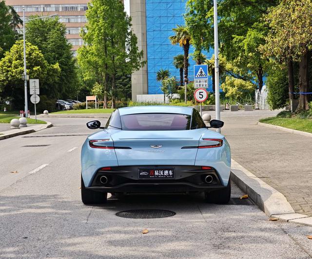 Aston Martin Aston Martin DB11