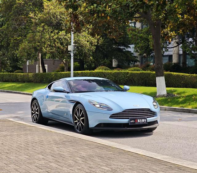 Aston Martin Aston Martin DB11