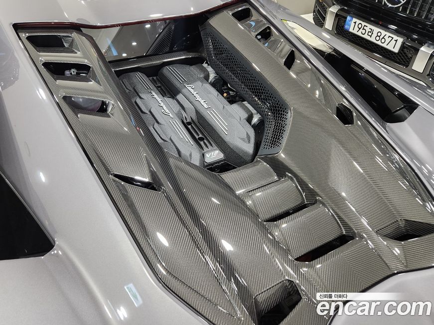 Lamborghini Revuelto