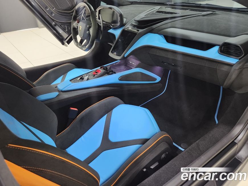 Lamborghini Revuelto