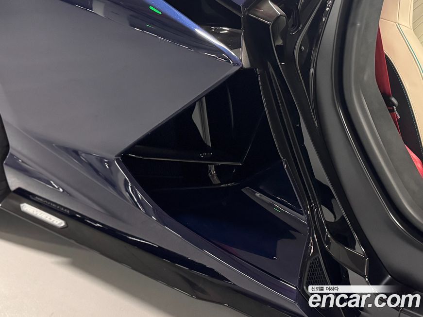 Lamborghini Revuelto