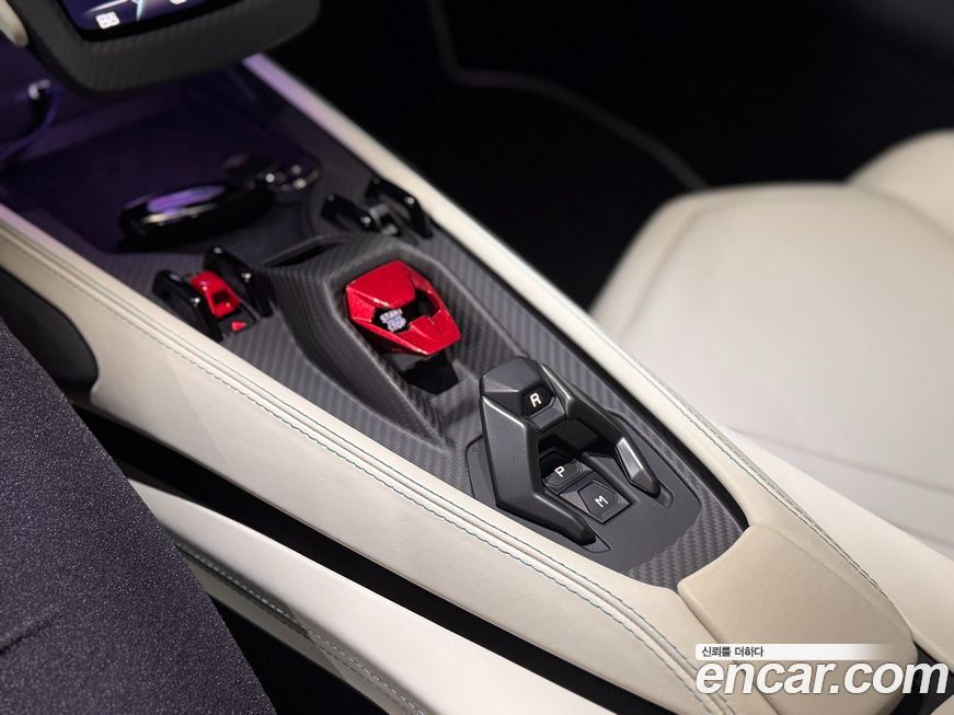 Lamborghini Revuelto
