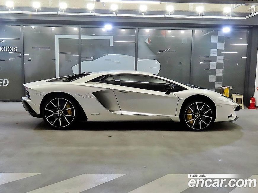 Lamborghini Aventador