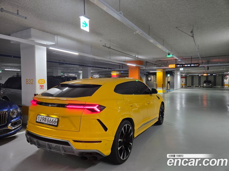 Lamborghini Urus
