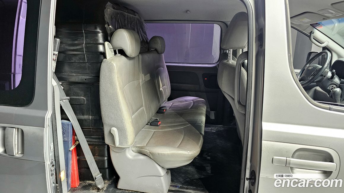 Hyundai Starex