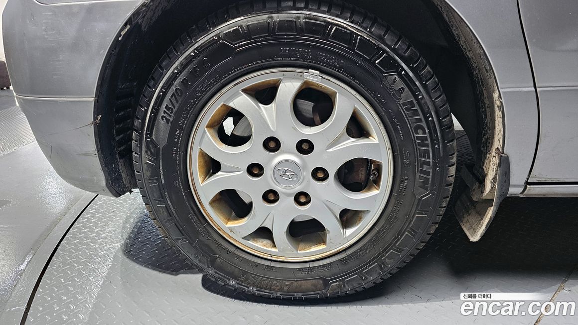 Hyundai Starex