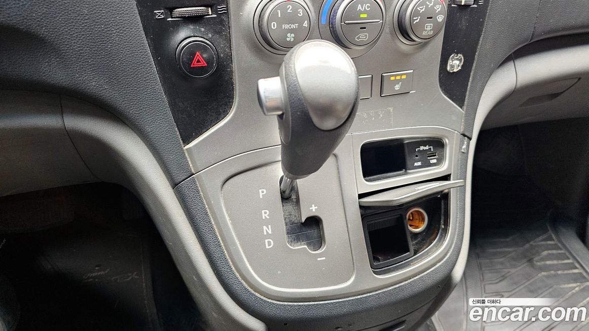 Hyundai Starex