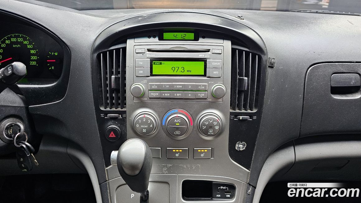 Hyundai Starex