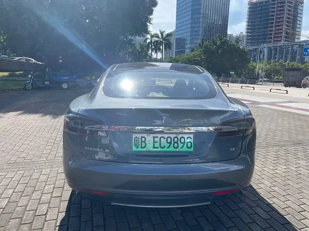 Tesla Model S
