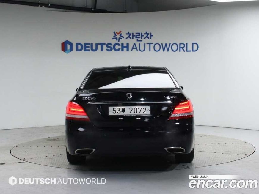 Hyundai Equus