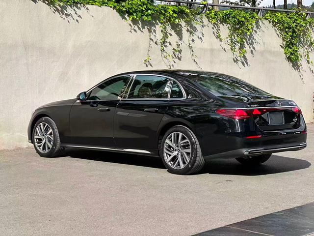 Mercedes-Benz Mercedes-Benz E-Class