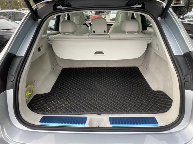 Mercedes-Benz Mercedes-Benz EQE SUV