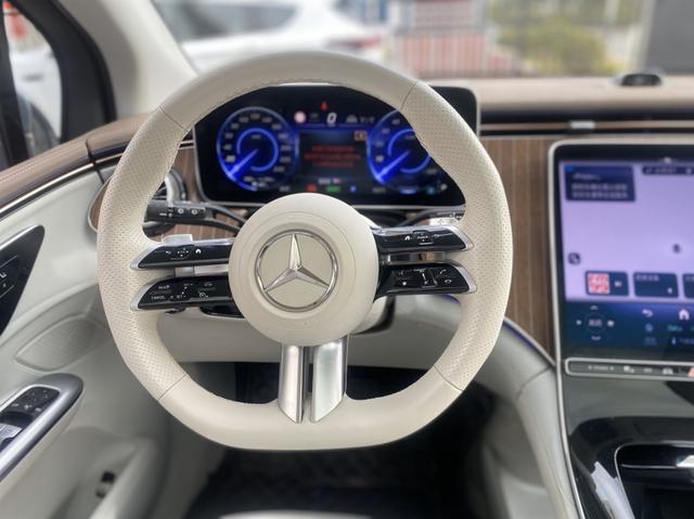 Mercedes-Benz Mercedes-Benz EQE SUV