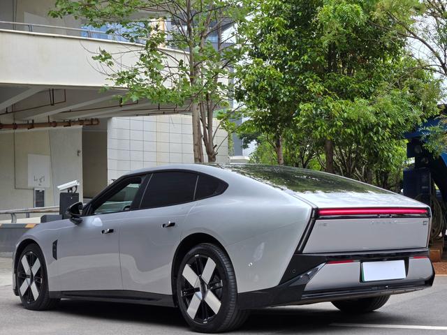 XPeng XPeng P7