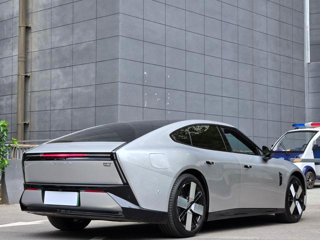 XPeng XPeng P7