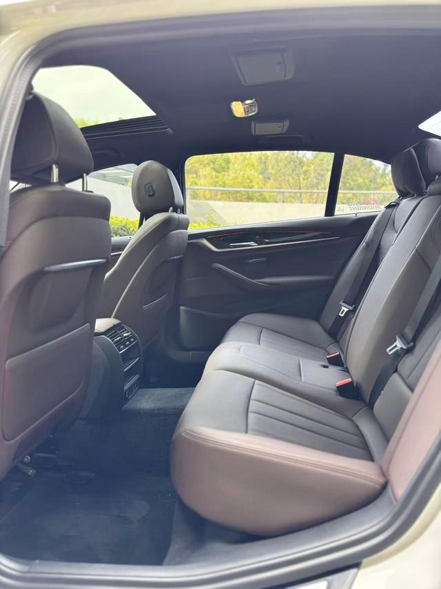 BMW BMW 5-Series