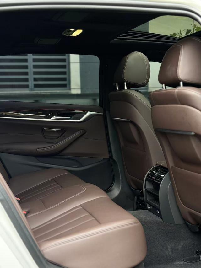 BMW BMW 5-Series