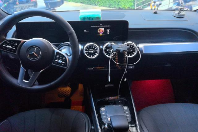 Mercedes-Benz Mercedes-Benz GLB