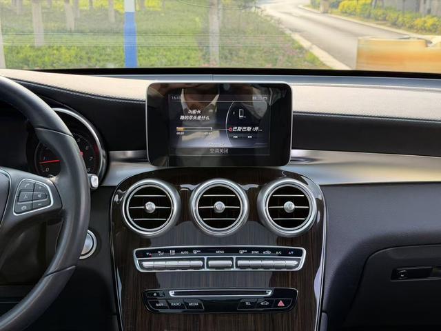 Mercedes-Benz Mercedes-Benz GLC