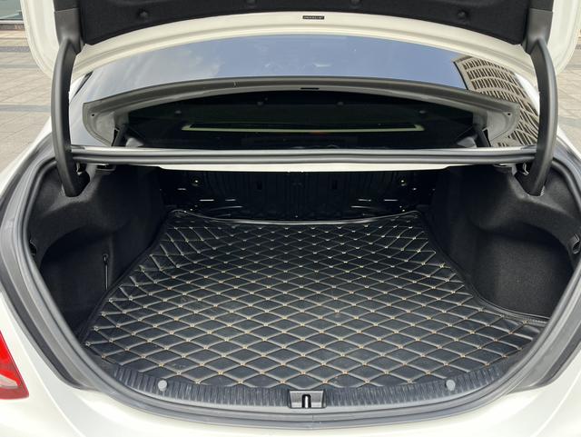 Mercedes-Benz Mercedes-Benz C-Class