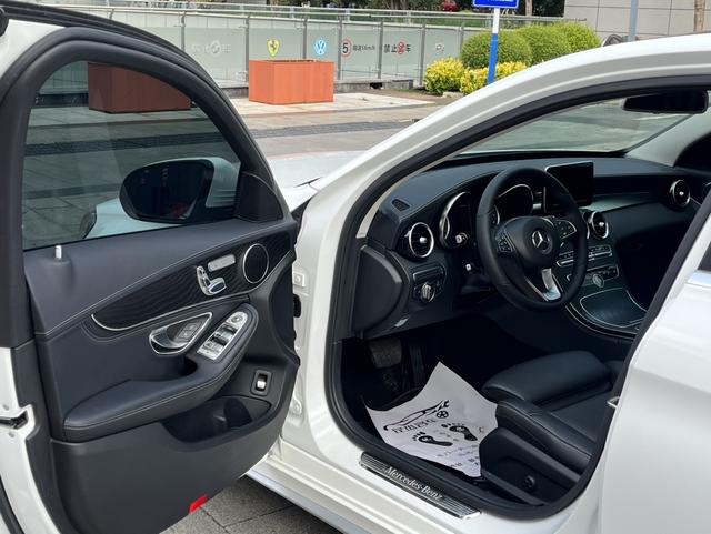Mercedes-Benz Mercedes-Benz C-Class