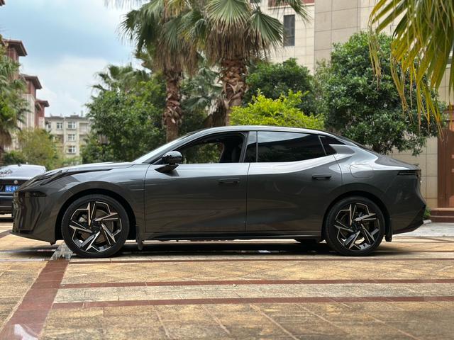 Lynk Lynk & Co 07 EM-P