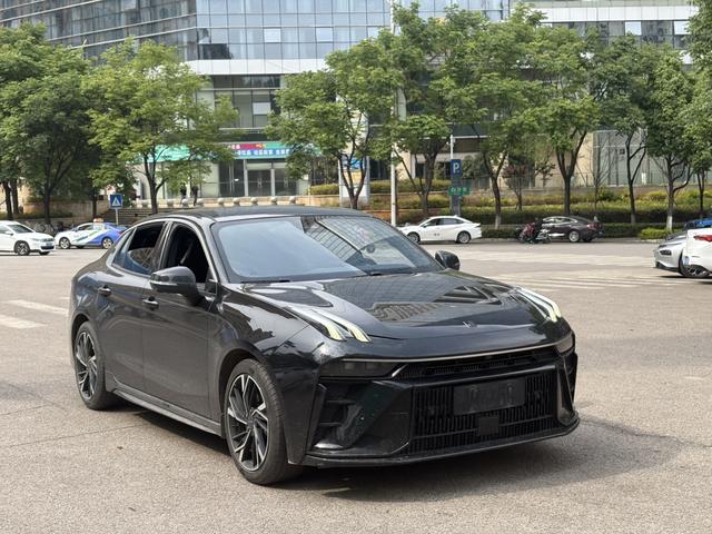Lynk Lynk & Co 03