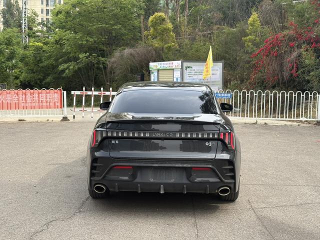 Lynk Lynk & Co 03