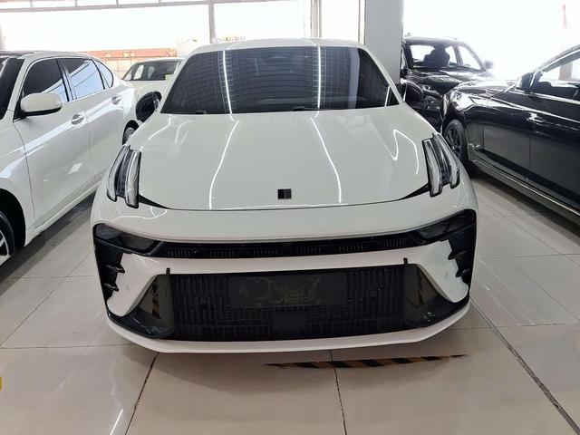 Lynk Lynk & Co 03