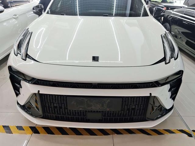 Lynk Lynk & Co 03