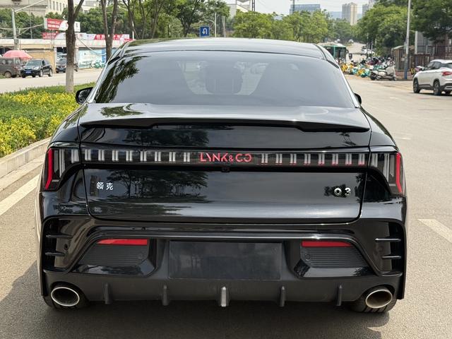 Lynk Lynk & Co 03