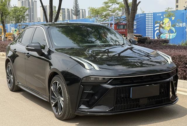 Lynk Lynk & Co 03