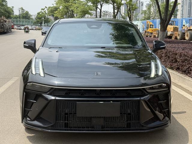 Lynk Lynk & Co 03