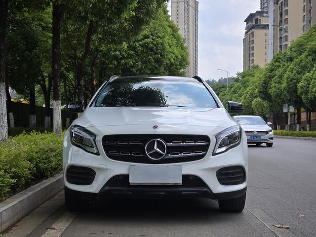 Mercedes-Benz Mercedes-Benz GLA