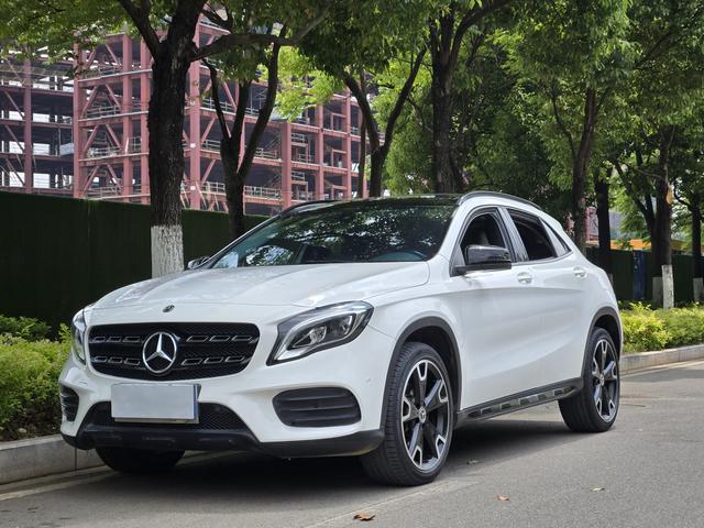 Mercedes-Benz Mercedes-Benz GLA
