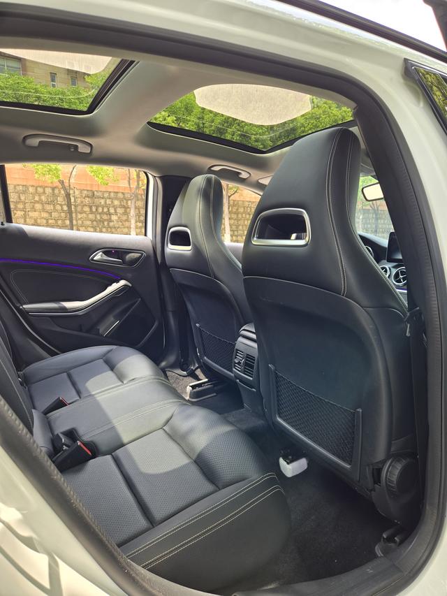 Mercedes-Benz Mercedes-Benz GLA