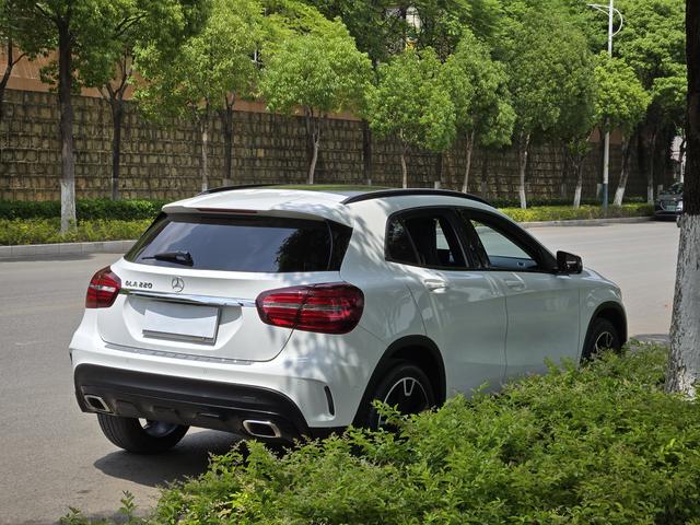 Mercedes-Benz Mercedes-Benz GLA