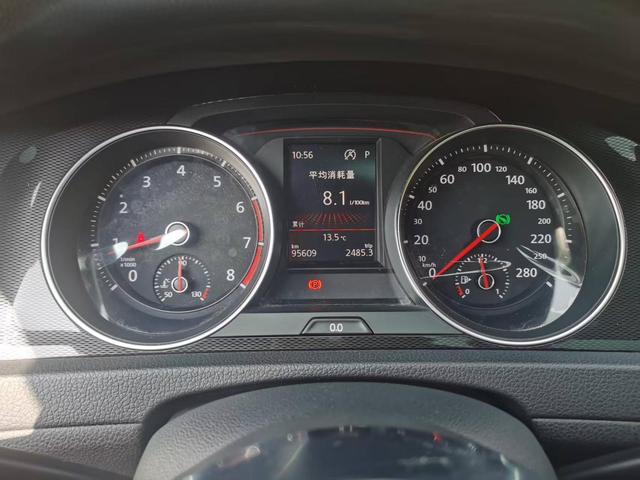 Volkswagen Golf GTI